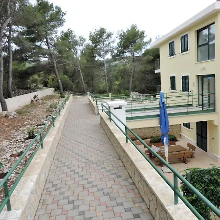 Apartman By The Sea Rogac, Solta - 11655